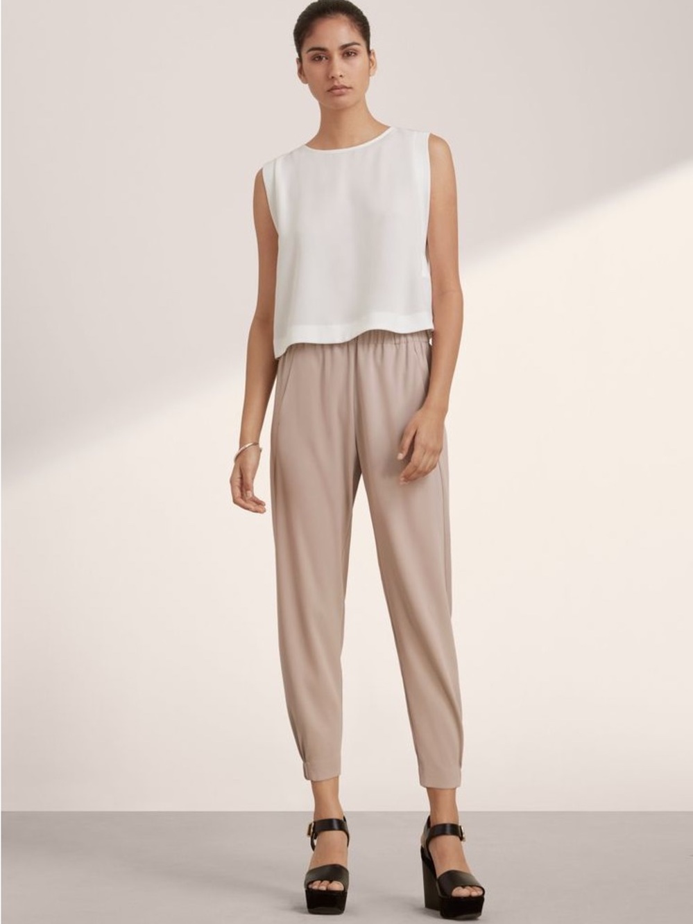 Aritzia Babaton Dexter Pant Cream Neutral Crepe Elastic Waist Size S
